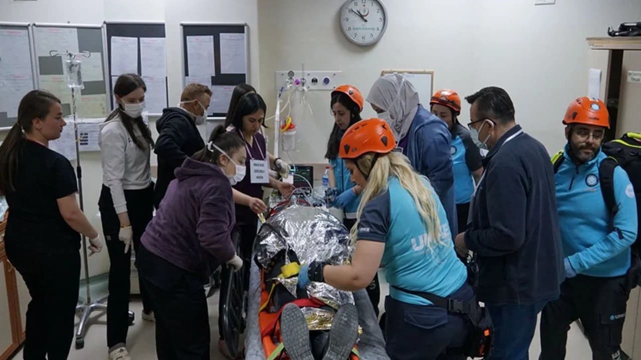 Şuhut Devlet Hastanesi'nde Gerçeği Aratmayan Afet Tatbikatı: Ekipler Zamanla Yarıştı