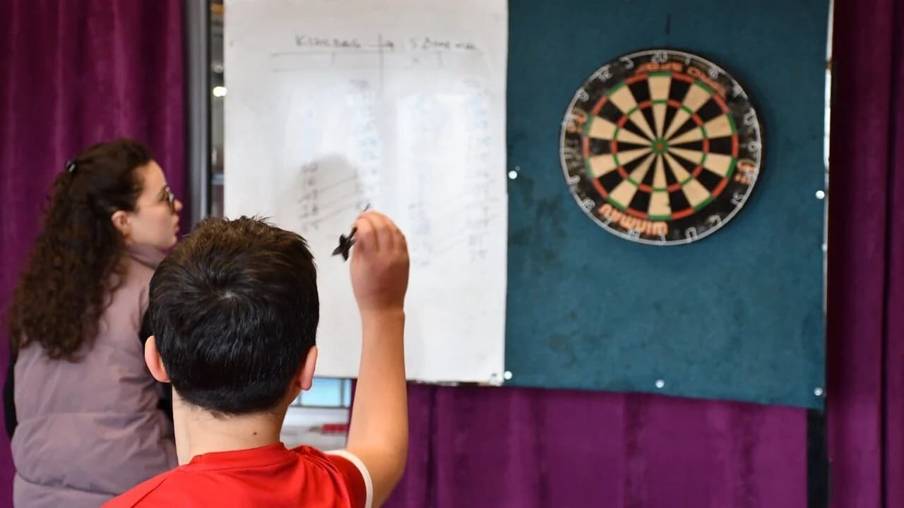 Yıldız Erkekler Dartta Şampiyon Belli Oldu: Kupa Şehit Ömer Halisdemir Ortaokulu’nun