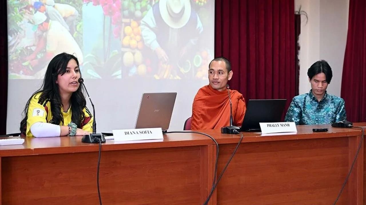 AKÜ'de Kıtalararası Buluşma: Kamboçya ve Kolombiya Rüzgarı