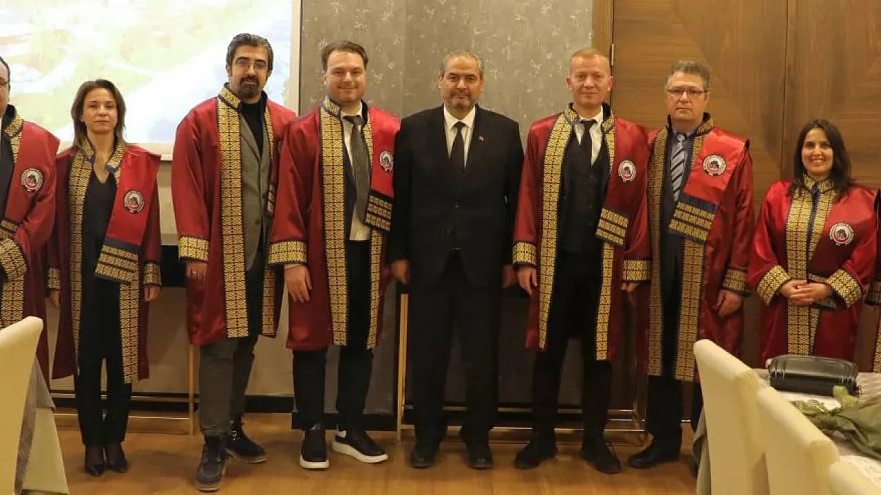 AFSÜ’nün Akademik Kadrosu Güçleniyor: 8 İsim Profesörlük Cübbesini Giydi