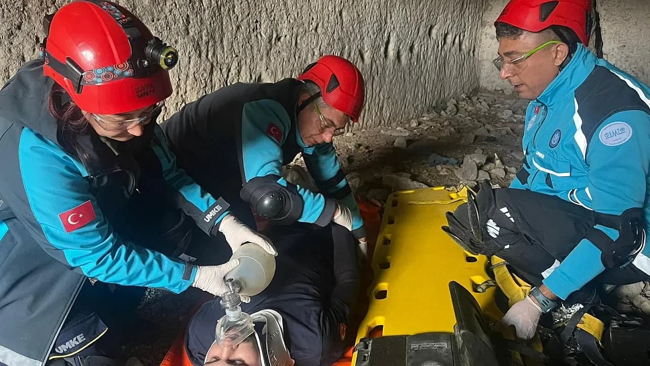 Afyonkarahisar'da Kritik Tatbikat: Vatandaşlar Rol Gereği 'Hasta Yakını' Oldu