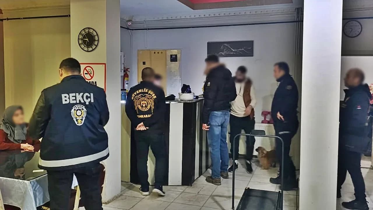 Dazkırı’da Geniş Kapsamlı Huzur Operasyonu: 356 Kişi Sorgulandı