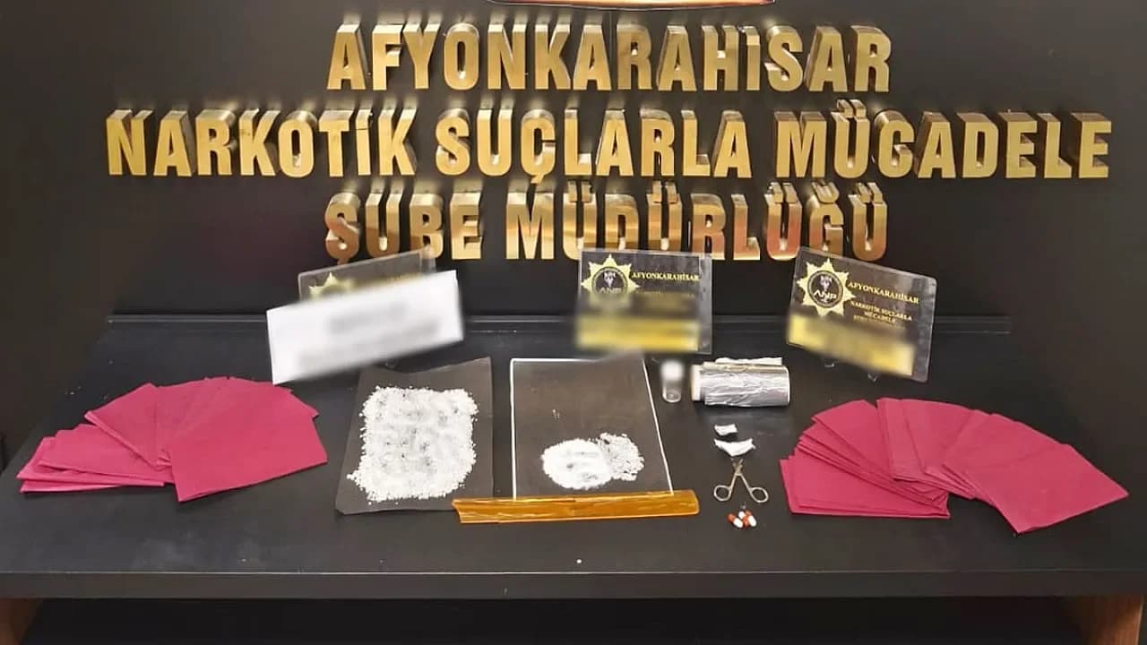 Afyon Narkotik Polisinden Tarihi Operasyon: 11 Milyon İçimlik Uyuşturucu Hammaddesi Yakalandı