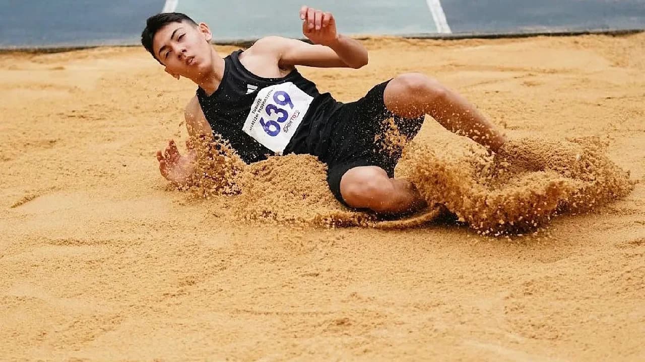 Afyonkarahisarlı Atlet Nihat Karabacak’tan Bursa’da Altın Madalya: Üç Adım Atlamada Türkiye Şampiyonu Oldu