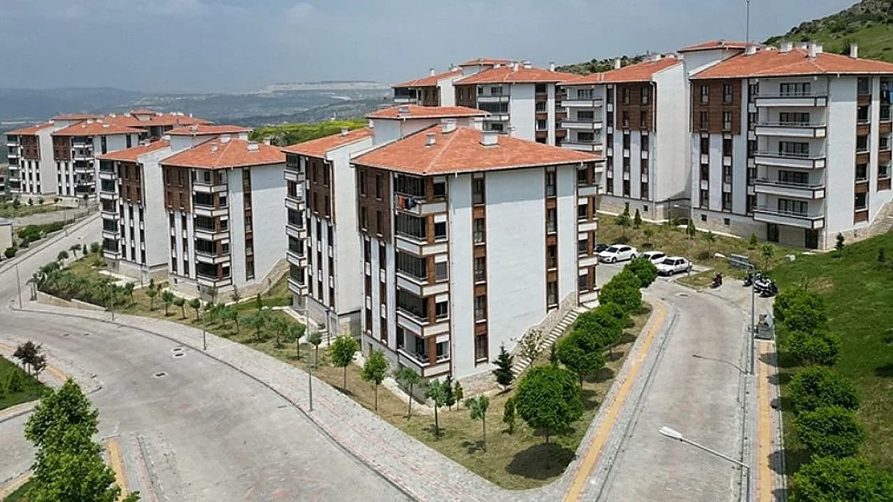 Afyonkarahisar Emlak Piyasasında Hareketli Kapanış: Aralık Ayında 1680 Konut El Değiştirdi