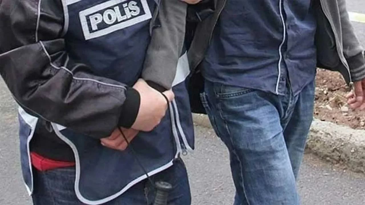Afyonkarahisar’da Aile İçi Şiddet Vakası: Babasını Darp Eden Şahıs Yakalandı