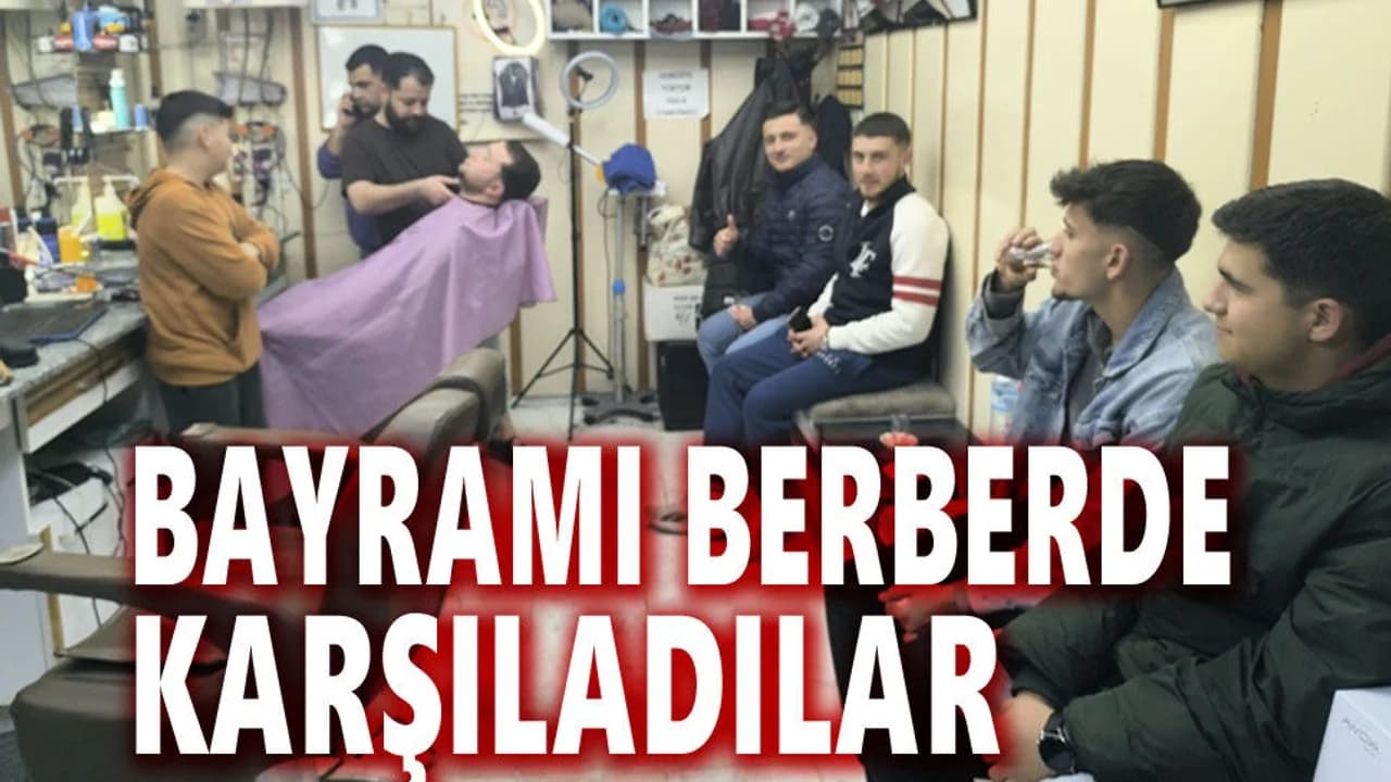Afyonkarahisar'da Berberlerde Bayram Mesaisi: Tıraş Kuyruğu Gece Yarısına Kadar Sürdü