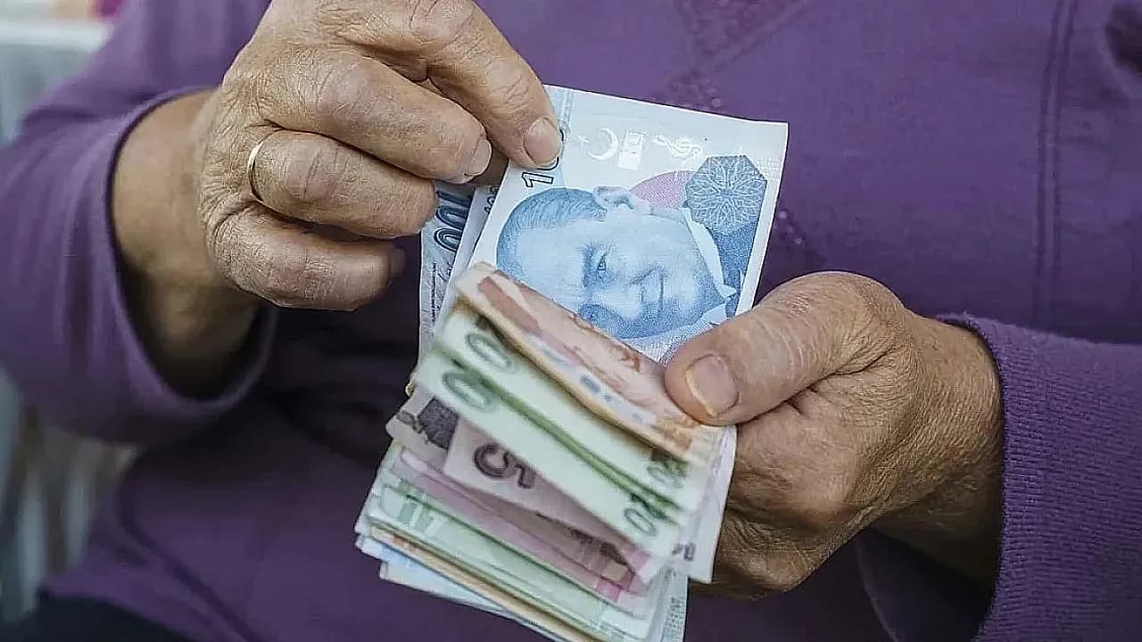 Milyonlarca Emekliyi İlgilendiren Tarih Açıklandı: Maaş Farkları Hesaplara Ne Zaman Yatıyor?