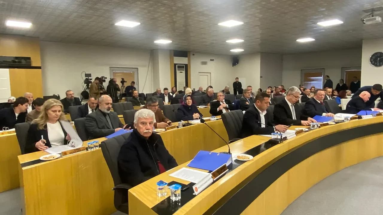 Afyon Meclisi'nde Dikkat Çeken Diyalog: Boş Koltuk "Siyasi Mesaj" Tartışmasına Döndü