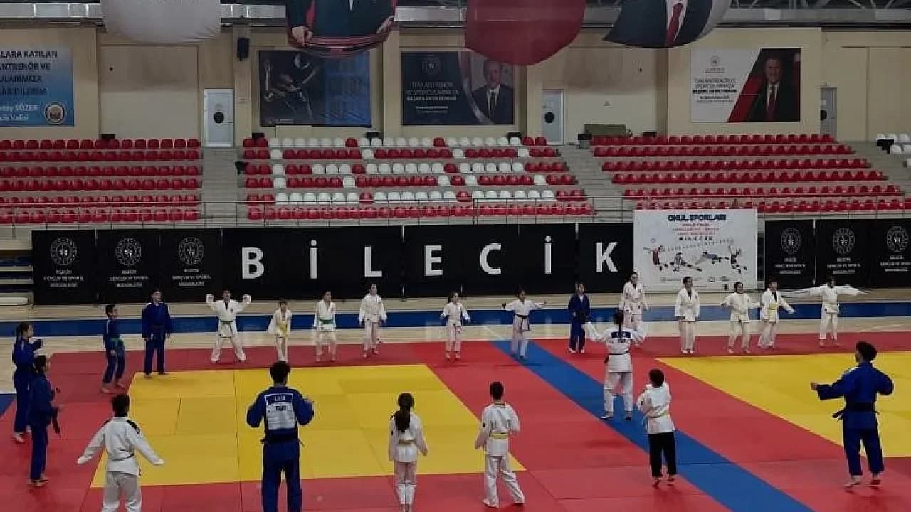 Bilecik'te Gençler Judo İle Güçleniyor: Minderde Geleceğin Şampiyonları Yetişiyor