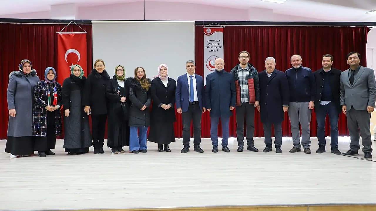 Prof. Dr. Yusuf Dinç Afyonkarahisar’da Konuştu: "İslam İktisadı Medeniyetin Merkezine İnsanı Koyar"
