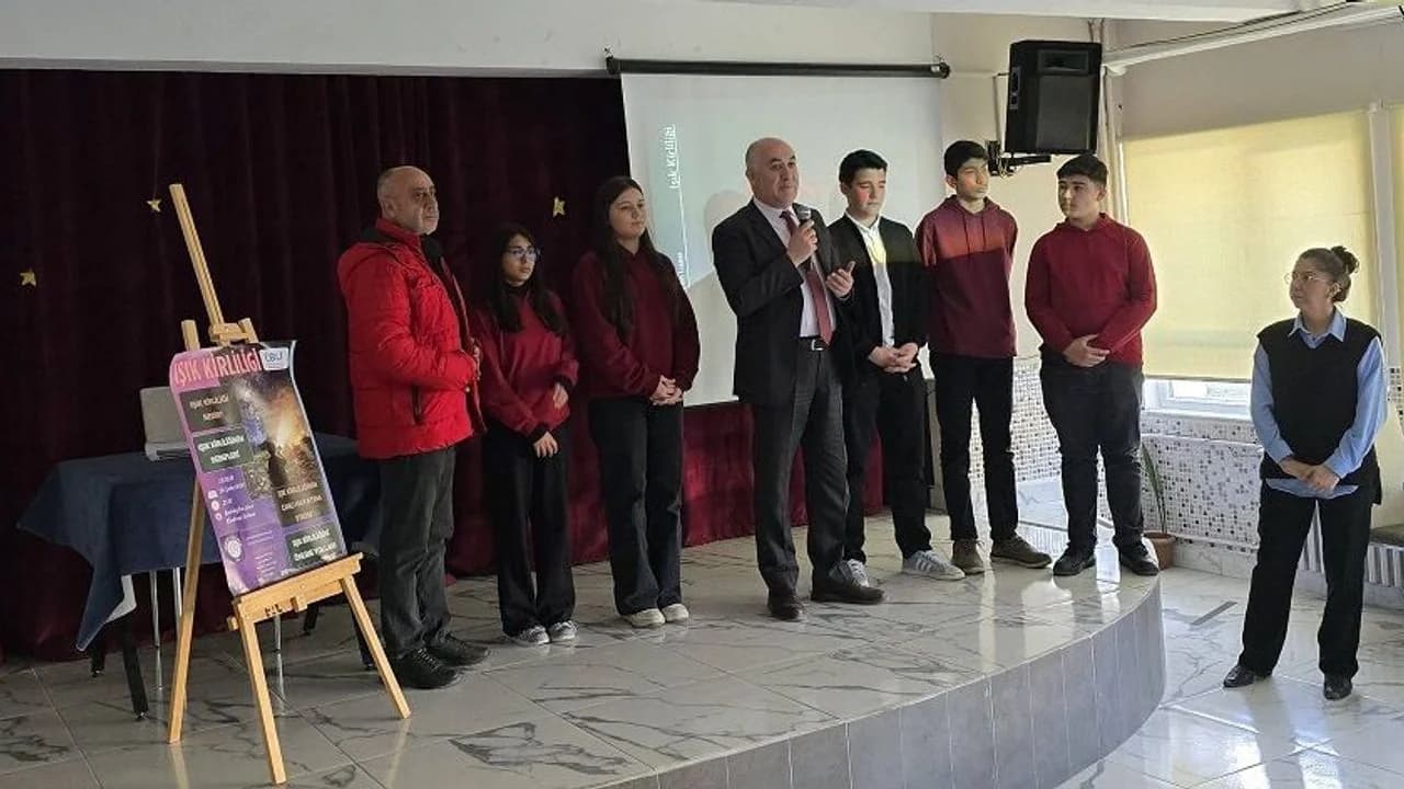 Emirdağ Fen Lisesi Öğrencilerinden Çevre Bilinci: Işık Kirliliğini Mercek Altına Aldılar