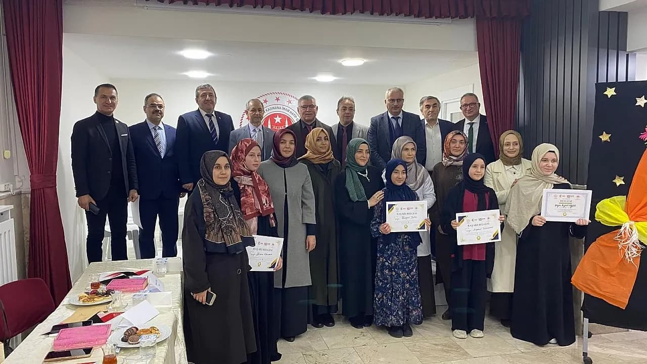 Afyonkarahisar’da Genç Hafızeler Final Heyecanı Yaşadı: Dereceye Girenler Belli Oldu