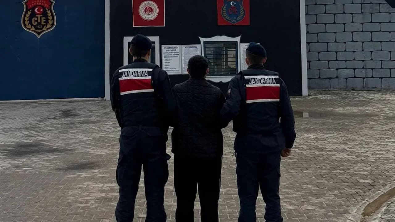 Afyonkarahisar’da 22 Yıl Hapis Cezasıyla Aranan Hırsızlık Hükümlüsü Yakalandı