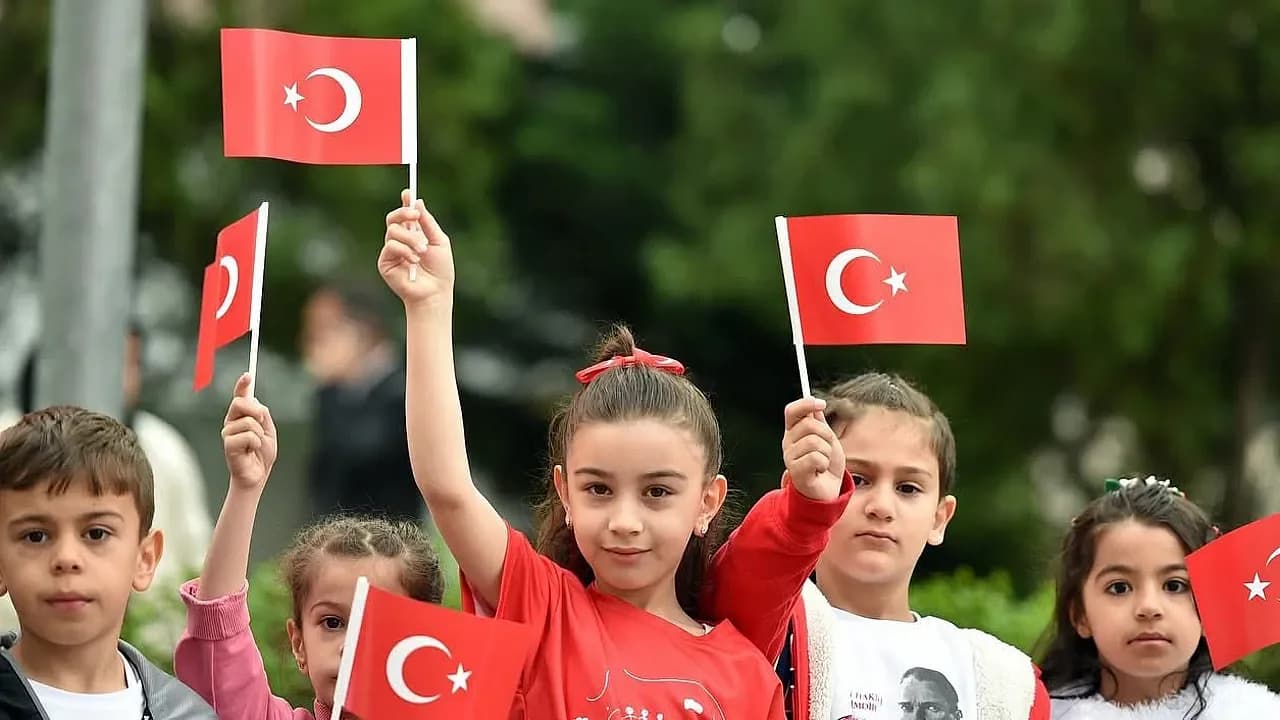 İkinci Dönemde İlk Ders: Bayrak ve Birlik Ruhu