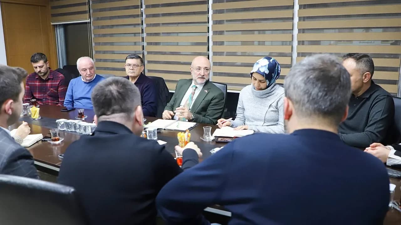 AK Parti Kurmaylarından Turgay Şahin’e Tam Destek: "Siyaset Nüfus Kütüğüyle Değil, Hizmetle Yapılır"