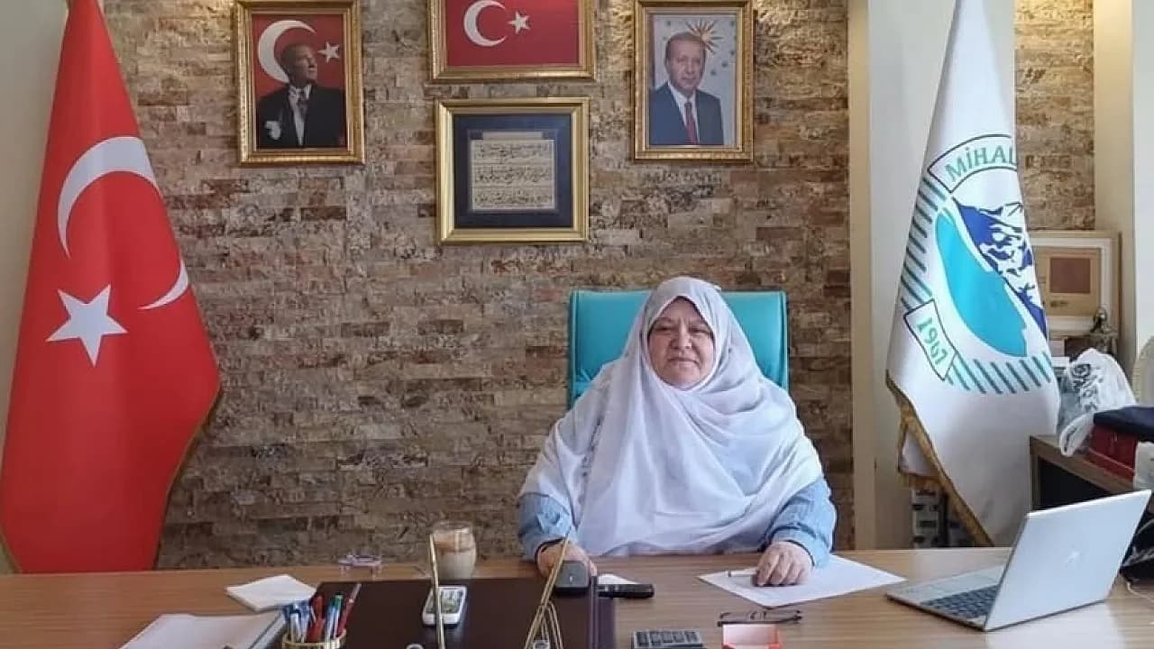 Kadınanalar Derneği’nden Başkan Akgün’e Yapılan Siber Zorbalığa Sert Tepki: "Karanlık Zihniyetle Mücadelemiz Sürecek"