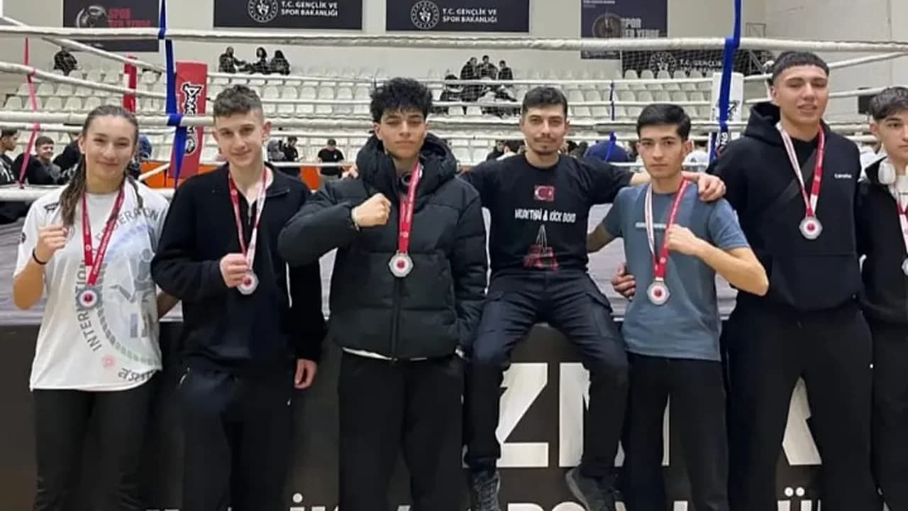 Afyonlu Demir Yumruklar Ege'yi Salladı: İzmir'den 7 Madalya