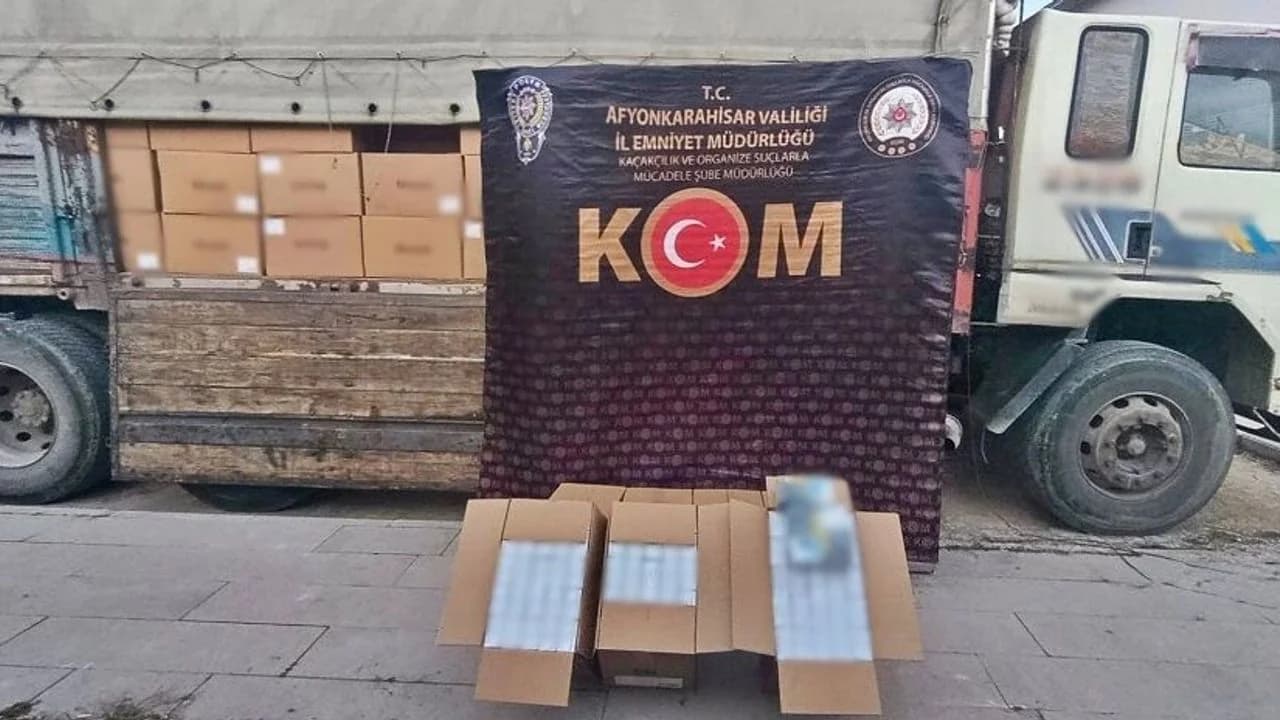 Afyonkarahisar'da Kaçakçılık Operasyonu: 4 Milyonun Üzerinde Sahte Makaron Yakalandı
