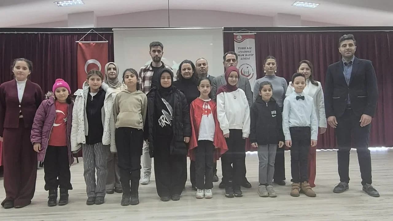 Afyonkarahisar'da Genç Sesler İstiklal Marşı İçin Yarıştı: İl Birincisi Dinar'dan