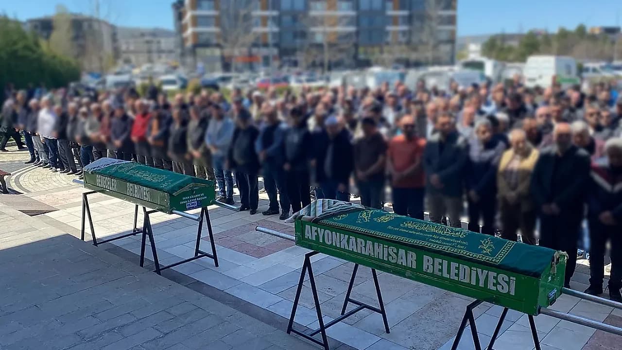 Afyonkarahisar’da Vefat: Mehmet Emin Okşar Son Yolculuğuna Uğurlanıyor