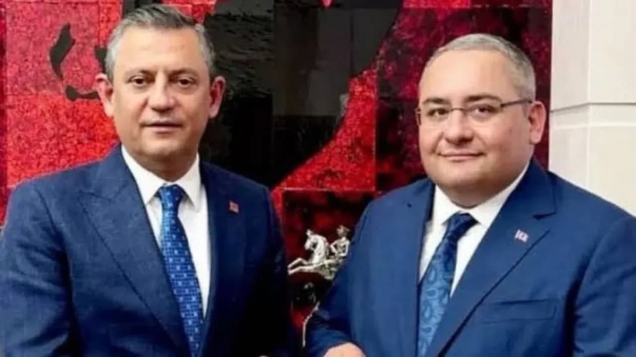 CHP’de İpler Kopuyor: Mesut Özarslan İstifa Etti, Hakaret İddiaları Gündeme Bomba Gibi Düştü