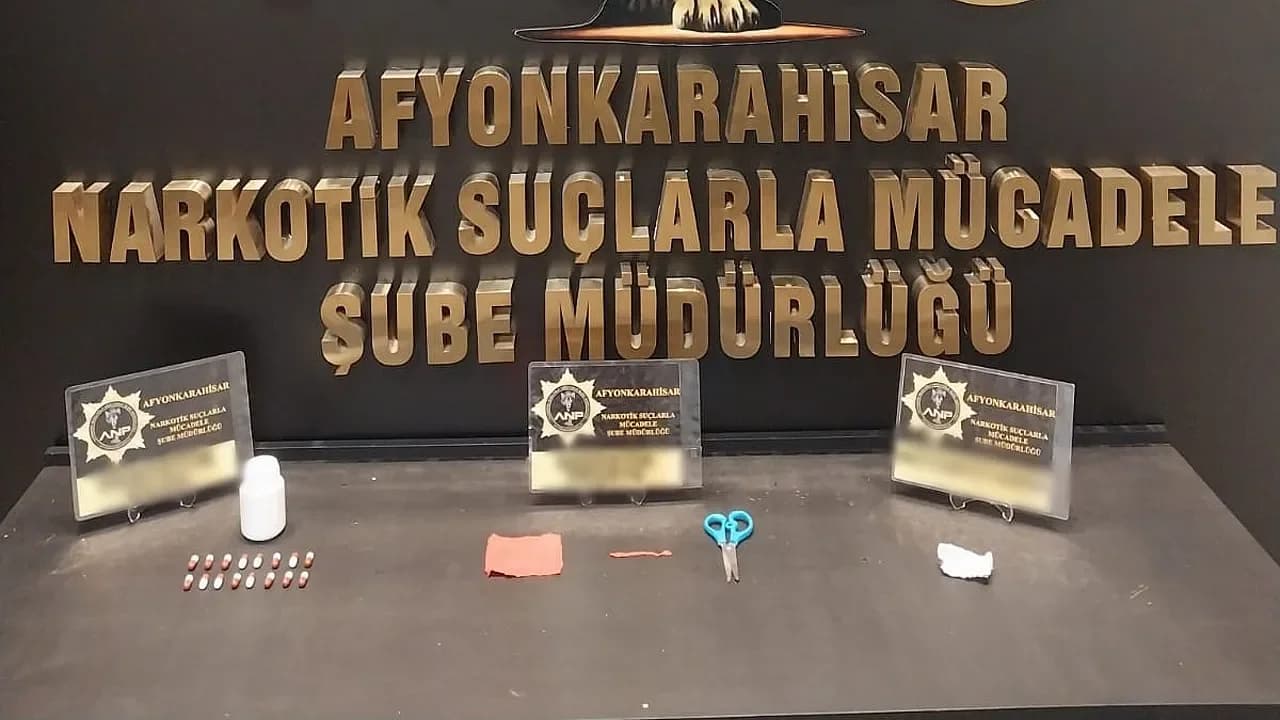Afyon'da Uyuşturucu ile Mücadelede Yeni Operasyon: Peçeteye Emdirilmiş Zehir Yakalandı