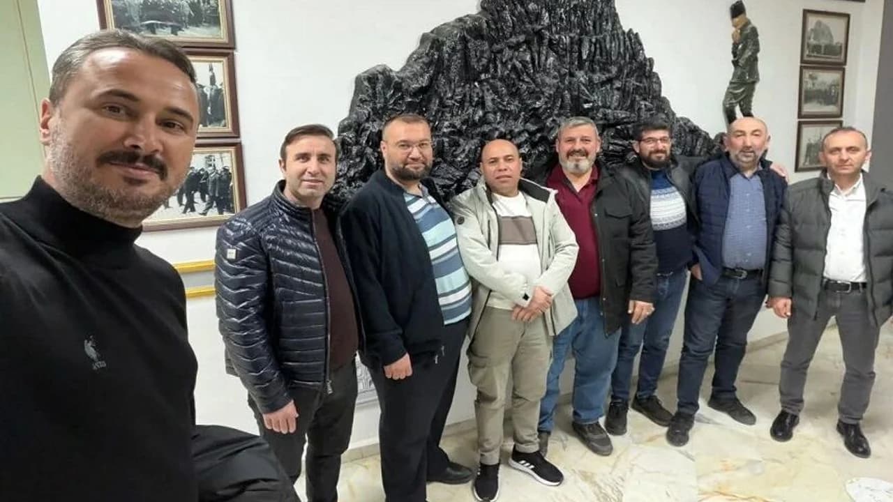 Şuhut Sağlık Meslek Lisesi 1998 Mezunları İftarda Hasret Giderdi