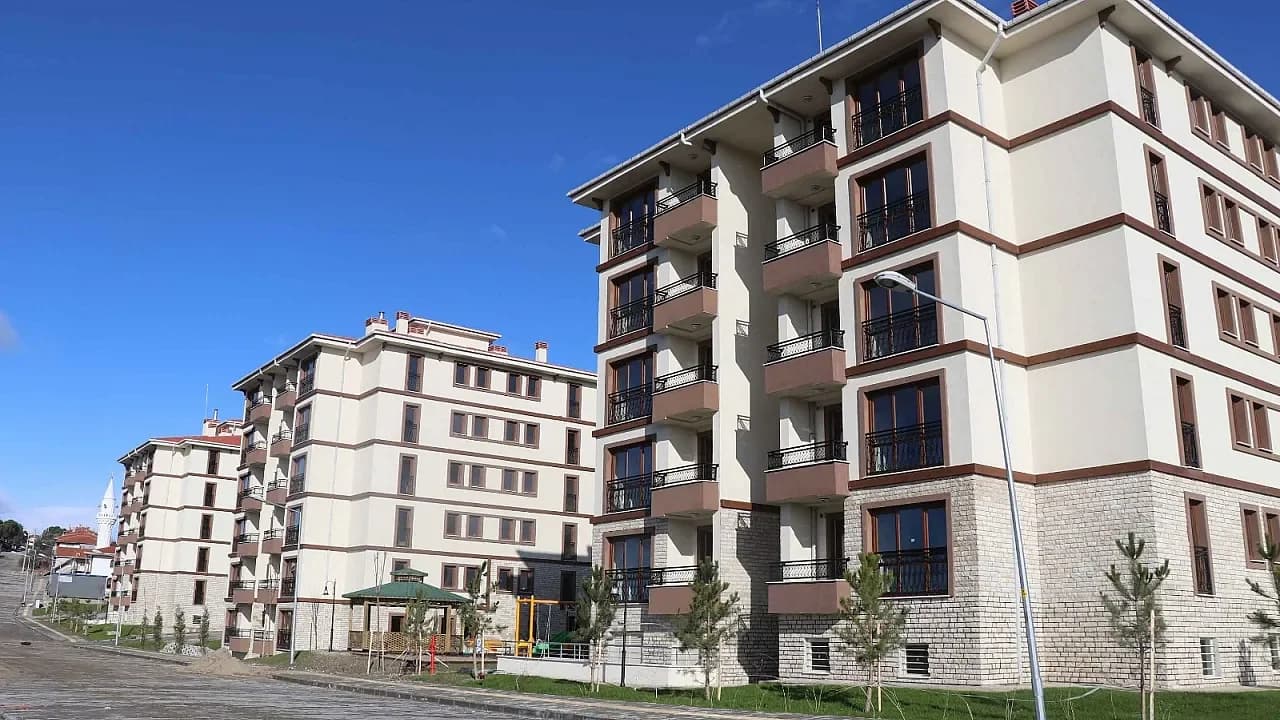 Afyon’da 44 Milyon TL’lik TOKİ Hamlesi: 24 Gayrimenkul Açık Artırmada