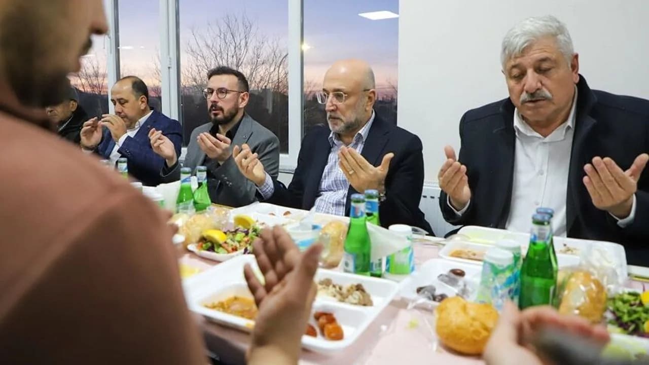 AK Parti İl Başkanı Turgay Şahin'den Işıklar Beldesi'ne Ramazan Ziyareti