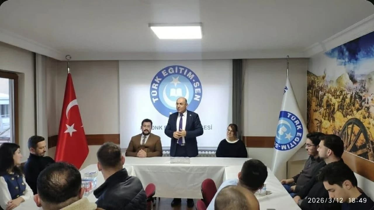 Türk Eğitim-Sen Afyonkarahisar Şubesi'nden Anlamlı İftar: Ülkü Ocakları ve Öğrenciler Aynı Sofrada Buluştu