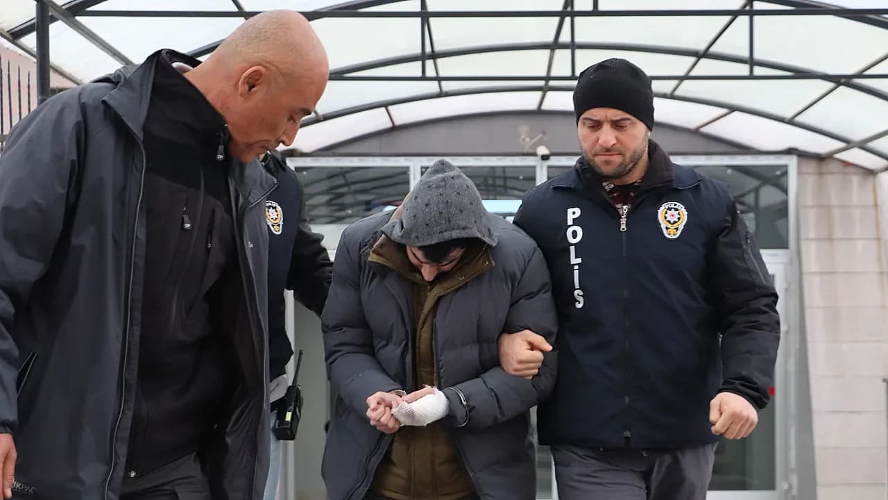 Eskişehir’de Aile İçi Şiddet Sonucu Acı Kayıp: Üvey Oğlu Tarafından Bıçaklanan Adam Kurtarılamadı