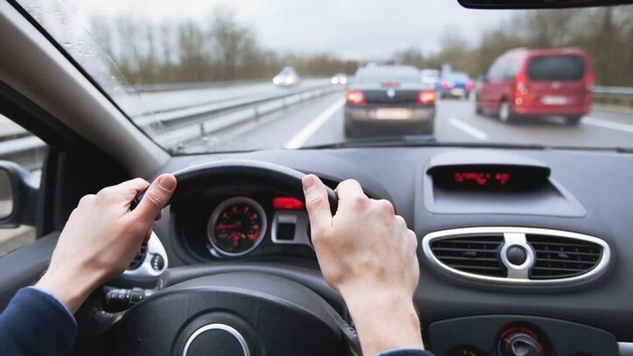 Uzun Süreli Seyahatlerde Araç ve Trafik Güvenliğini Sağlamanın Kritik Adımları
