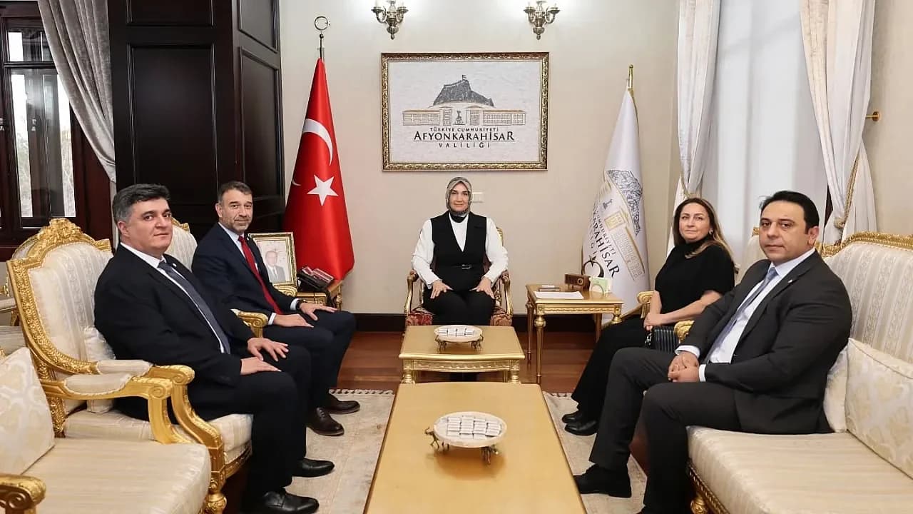 Vali Yiğitbaşı’ndan Eczacılara Yakın Markaj: Sektörel Sorunlar Masaya Yatırıldı