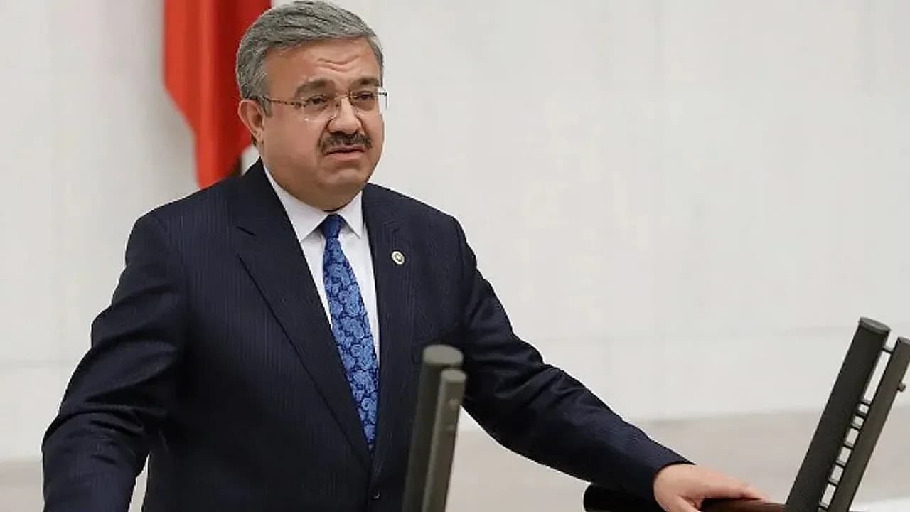 Yurdunuseven'den Başörtülü Başkana Yönelik Sözlere Sert Tepki: "Bunlar Hep Aynı!"